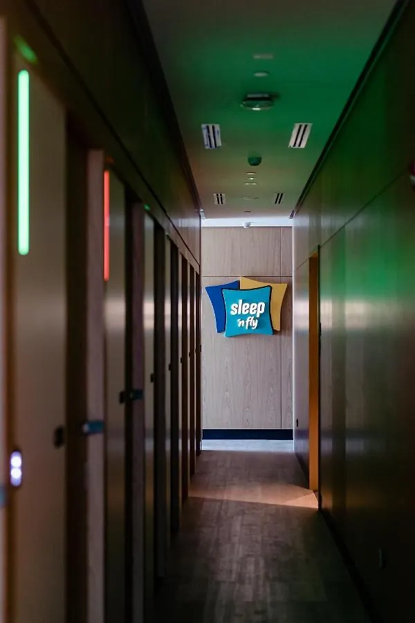 فندق Sleep 'N Fly Sleep Lounge, B-Gates Terminal 3 - Transit Only دبي فندق-كبسولة